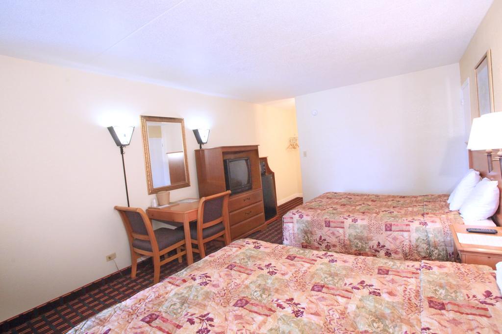 Regency Inn بيدجن فورج الغرفة الصورة